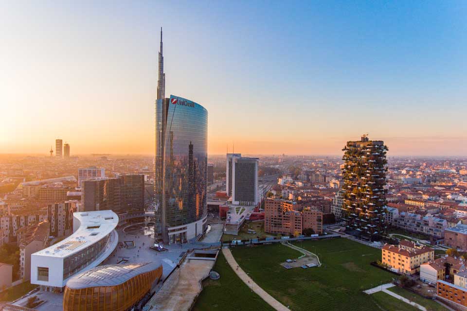 Milano Porta Nuova tramonto