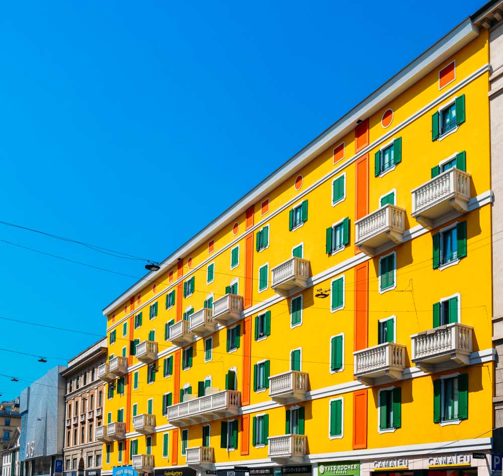 Corso Buenos Aires palazzo giallo