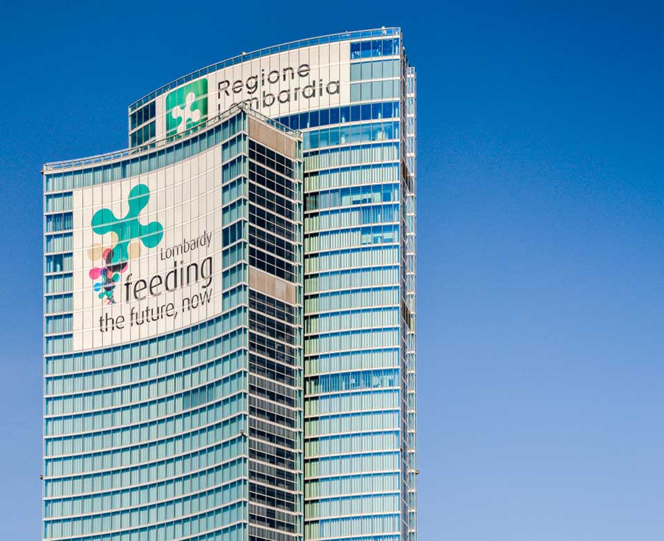 Palazzo Lombardia alto