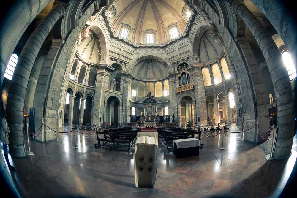 Basilica San Lorenzo interno